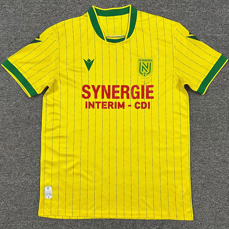 Maillot FC Nantes extérieur 2023/24 sur Maillot FC Nantes extérieur 2023/24 sur