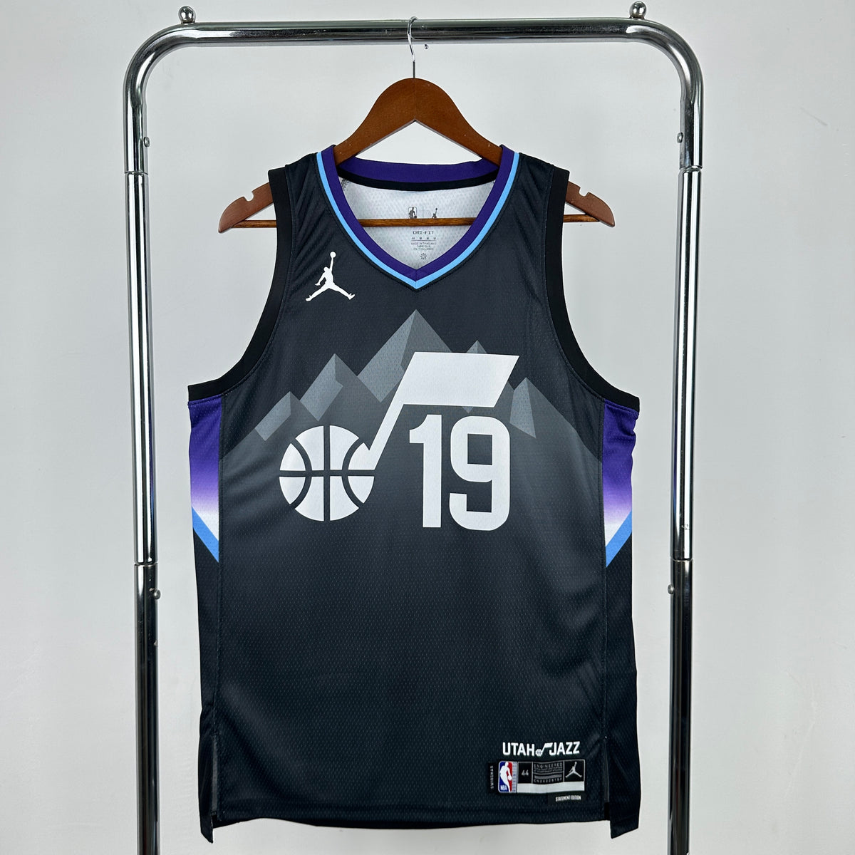 Utah Jazz Statement Edition Mountain Basketball - Noir - Ace Bailey - 19