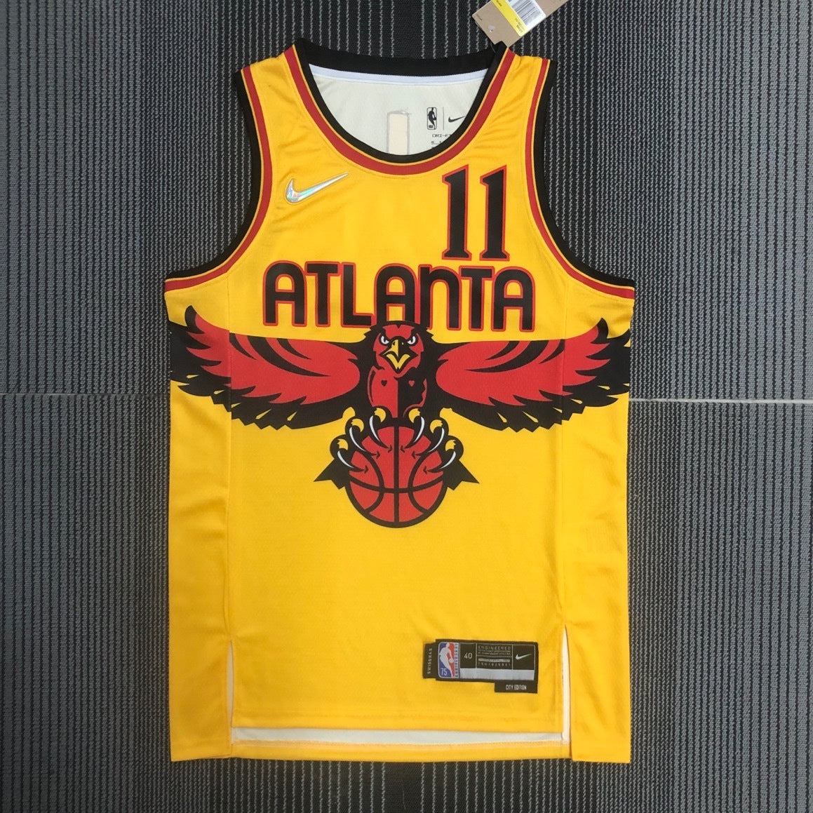 Atlanta Hawks City Edition 2021-22 Moments Mixtape - Jaune - Trae Young - 11