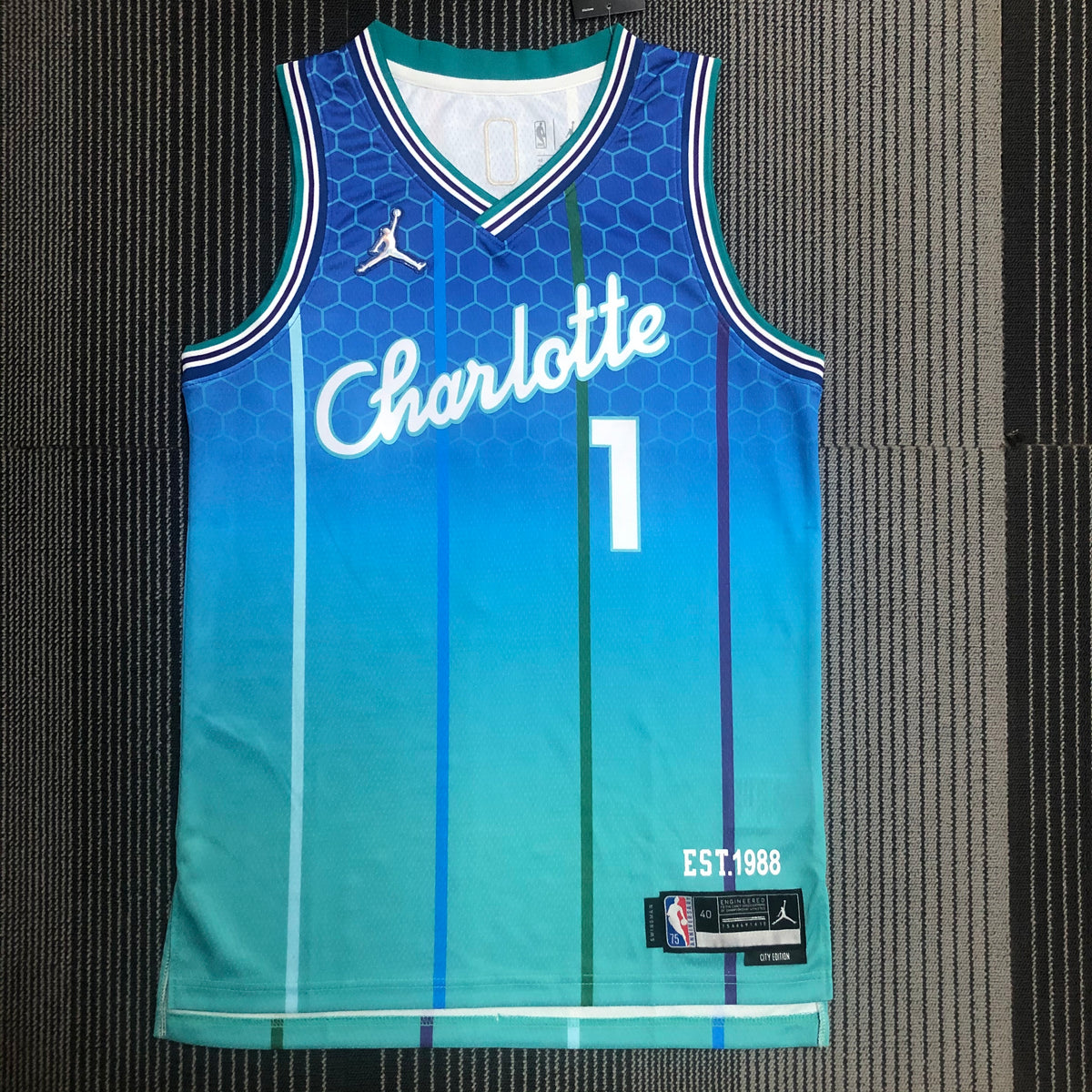 Charlotte Hornets City Edition 2021-22 - Turquoise - LaMelo Ball - 1